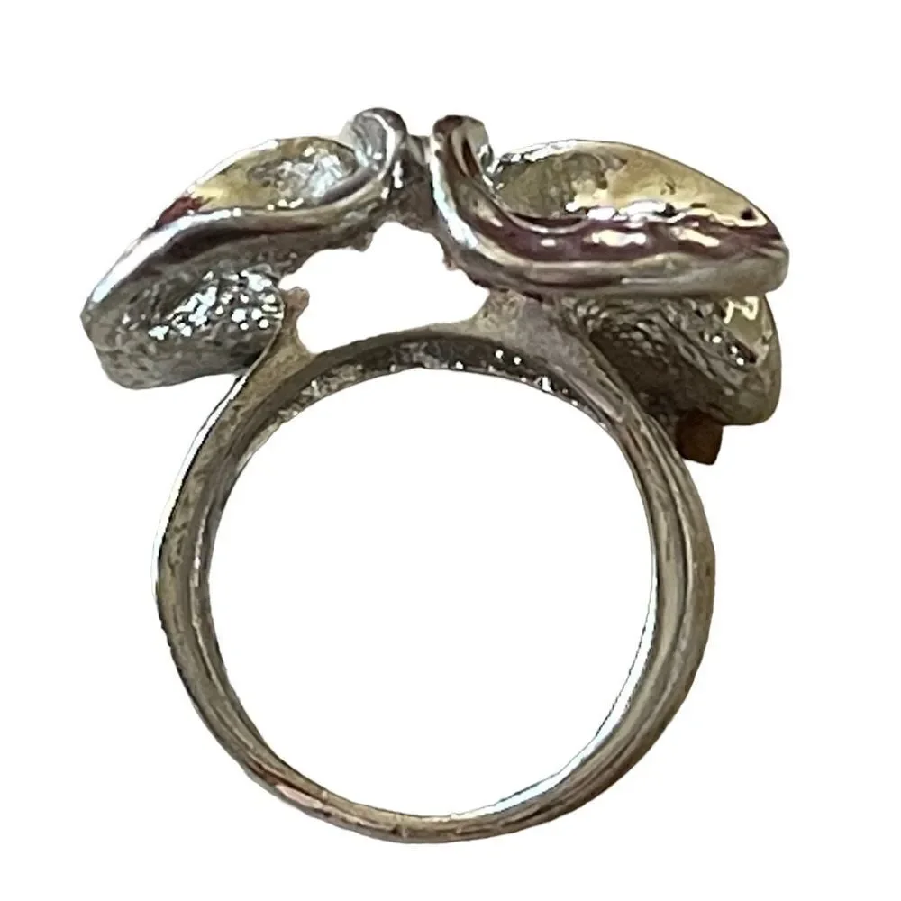 NWOT silver tone ring four petal flower design ring US size 6